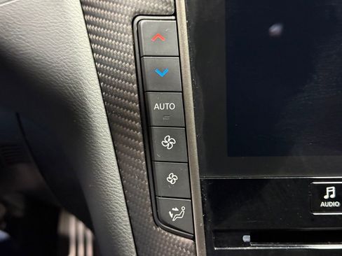 Used 2022 INFINITI Q60 Red Sport 400 w/ Carbon Fiber Package image 24