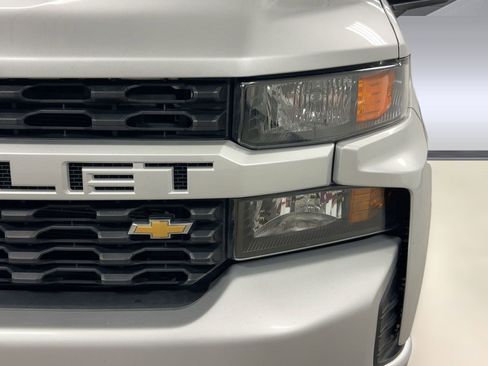 Used 2019 Chevrolet Silverado 1500 Custom w/ Custom Value Package image 10