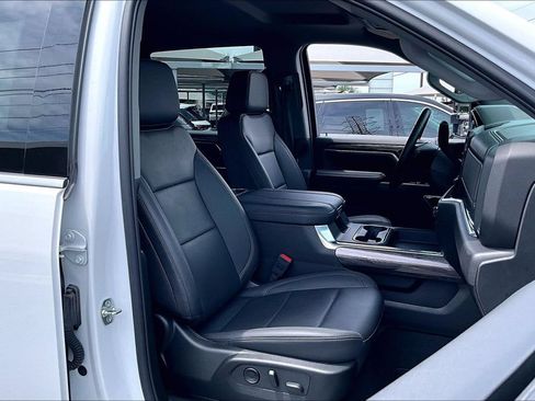 Used 2025 Chevrolet Silverado 2500 LTZ w/ LTZ Convenience Package AWD/4WD image 10