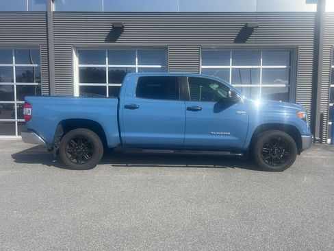 Used 2019 Toyota Tundra SR5 w/ SR5 Upgrade Package image 4