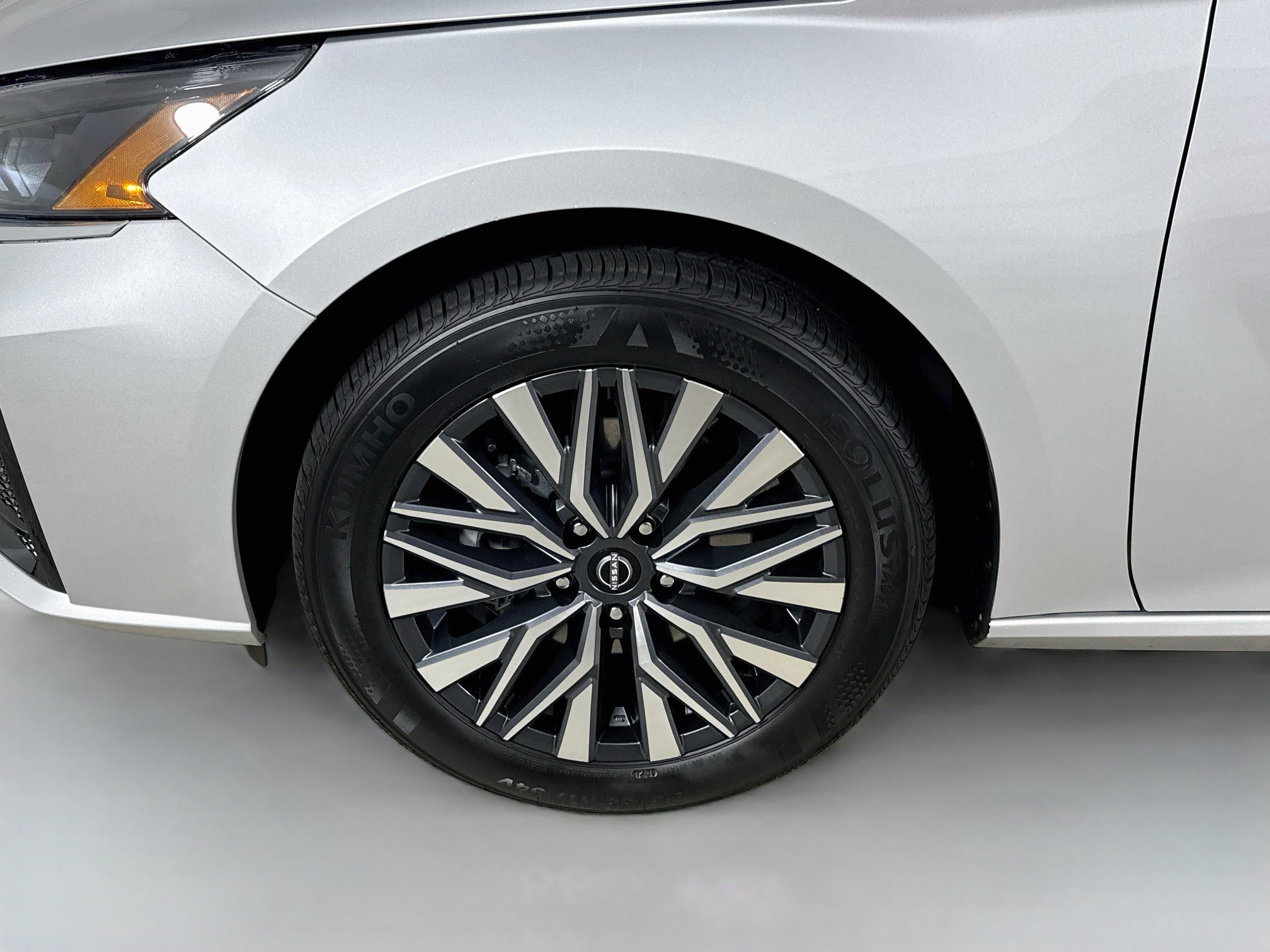 Used 2025 Nissan Altima 2.5 SV AWD/4WD image 33