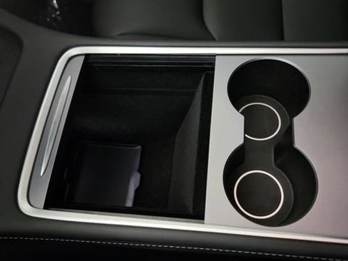 Used 2025 Tesla Model Y Long Range RWD image 85