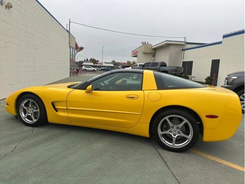 Used 2003 Chevrolet Corvette Coupe 2D w/ Preferred Equipment Group image 13