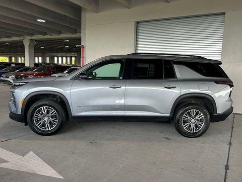 Used 2024 Chevrolet Traverse LT AWD/4WD image 8