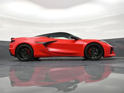 Used 2025 Chevrolet Corvette Z06 w/ Stealth Interior Trim Package image 27