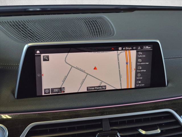 Used 2022 BMW 740i RWD image 13