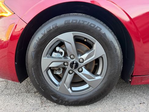 Used 2023 Kia K5 LXS image 21