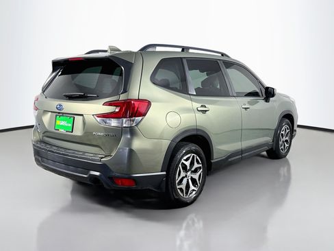 Used 2020 Subaru Forester Premium AWD/4WD image 10