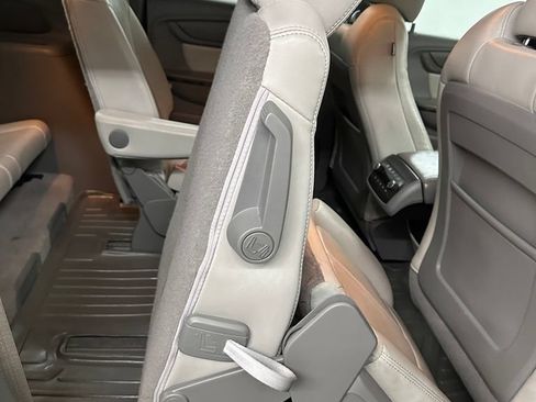 Used 2014 GMC Acadia SLT AWD/4WD image 31