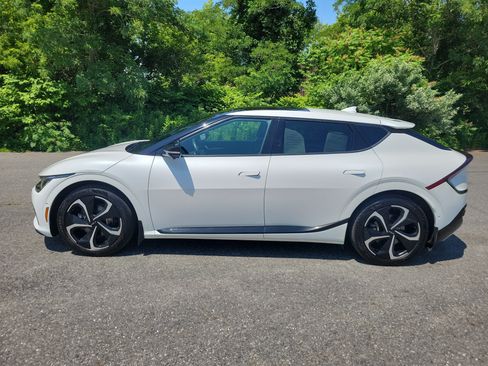 Used 2022 Kia EV6 GT-Line w/ GT-Line Suede Seat Package AWD/4WD image 8