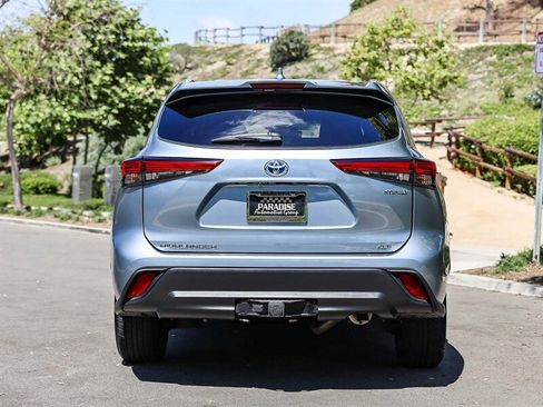 Used 2022 Toyota Highlander XLE FWD image 5