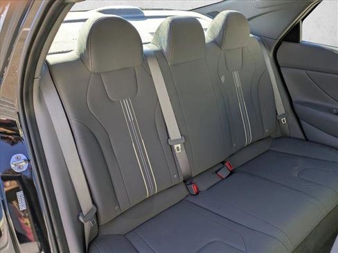 Certified 2023 Hyundai Elantra SEL image 16