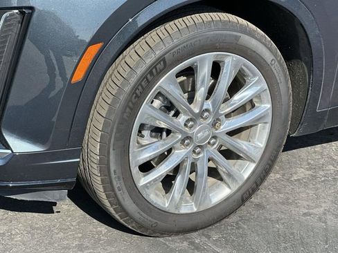 Certified 2022 Cadillac XT6 Premium Luxury image 30