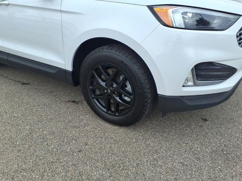 Certified 2023 Ford Edge SEL w/ Convenience Package AWD/4WD image 5