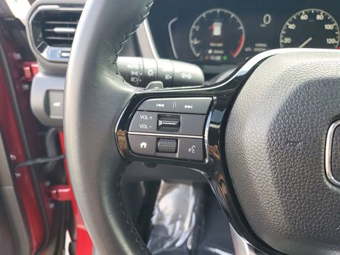 Certified 2025 Honda Pilot Touring image 26