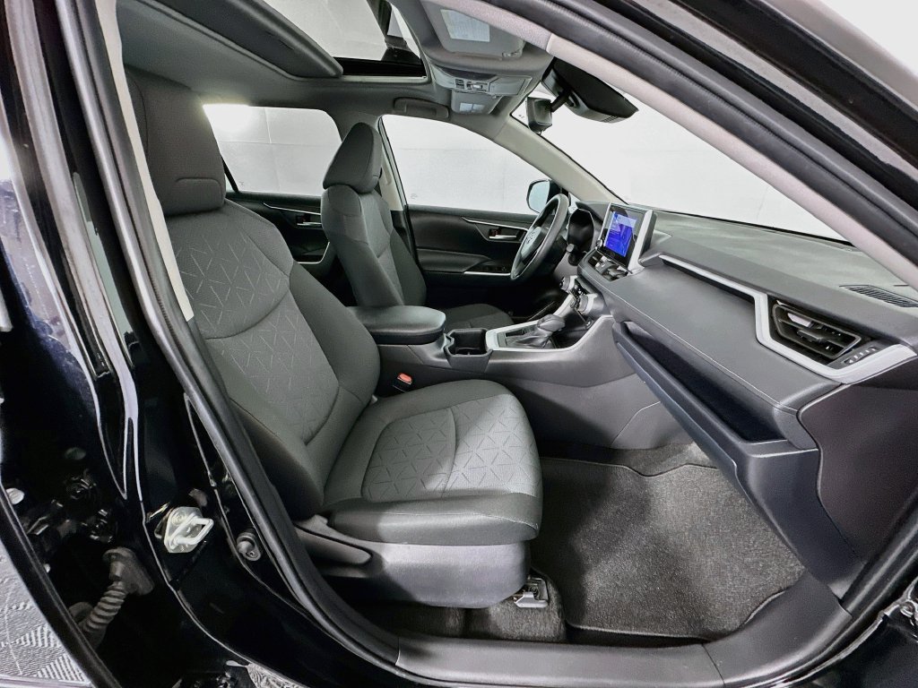 Certified 2025 Toyota RAV4 XLE w/ Convenience Package FWD image 29