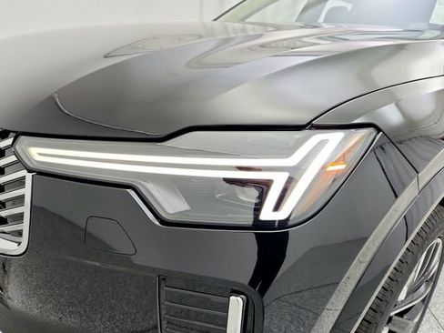 New 2026 Volvo XC90 B6 Plus w/ Protection Package Premier image 26