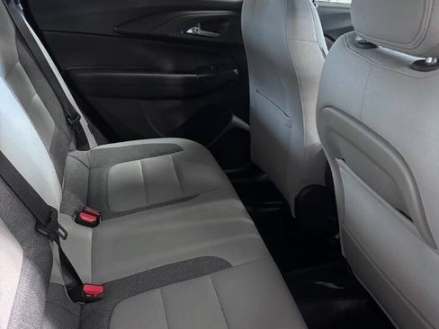 Used 2023 Chevrolet TrailBlazer LS w/ LPO, Blackout Package AWD/4WD image 8