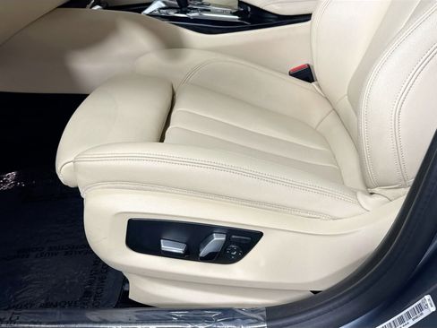 Used 2020 BMW 530i xDrive w/ Convenience Package image 24
