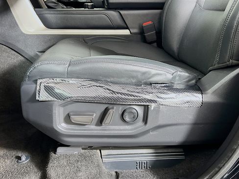 Used 2023 Toyota Tundra Limited w/ Power Package AWD/4WD image 20