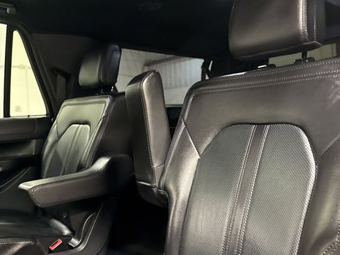 Used 2021 Ford Expedition Max Limited image 15
