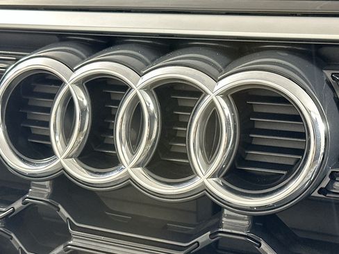 Used 2023 Audi Q5 2.0T Premium w/ Convenience Package AWD/4WD image 15