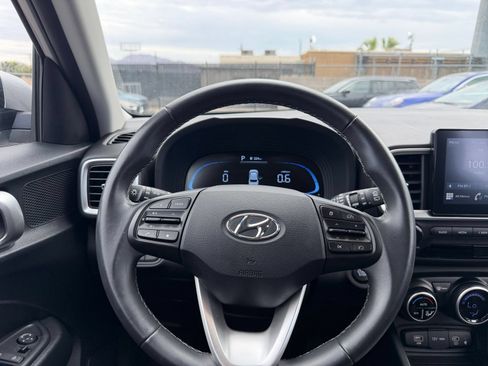 Used 2026 Hyundai Venue SEL FWD image 33