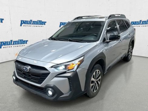 Used 2025 Subaru Outback Premium image 1