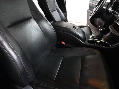 Used 2014 Toyota Highlander Limited AWD/4WD image 29