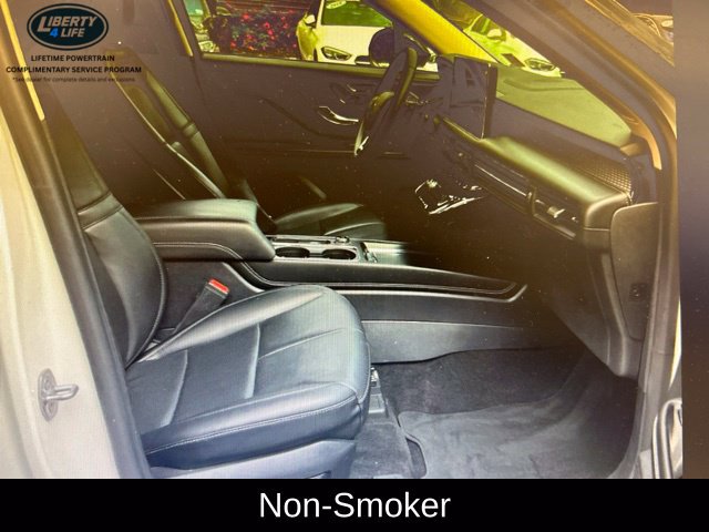 Used 2023 Lincoln Corsair AWD w/ Equipment Group 101A image 14