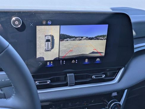 New 2026 Chevrolet Equinox LT image 18