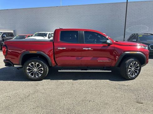 Used 2024 GMC Canyon Denali image 3