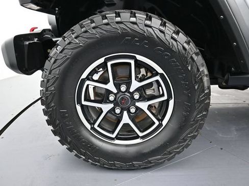 Used 2024 Jeep Wrangler Unlimited Rubicon AWD/4WD image 9