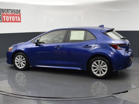 Used 2025 Toyota Corolla SE FWD image 2