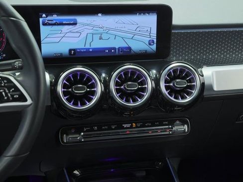 Used 2024 Mercedes-Benz GLB 250 image 16