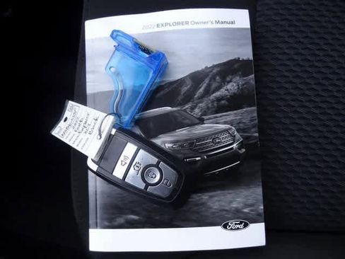 Used 2022 Ford Explorer XLT image 39