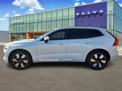 Used 2023 Volvo XC60 T8 Ultimate image 28