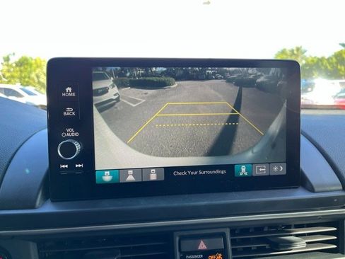 Used 2023 Honda Pilot Touring image 8