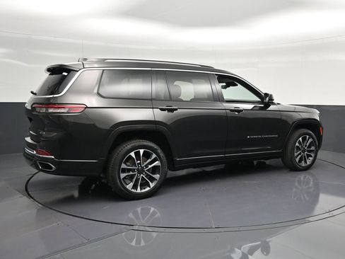 Used 2021 Jeep Grand Cherokee L Overland w/ Luxury Tech Group IV AWD/4WD image 3