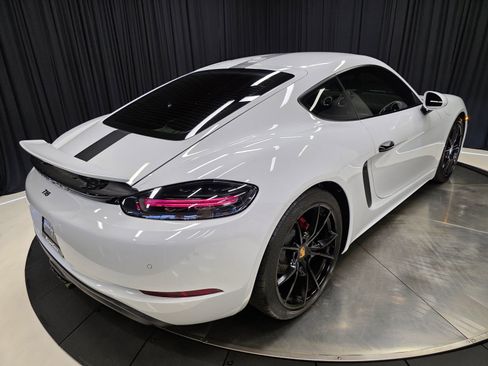 Used 2017 Porsche 718 Cayman RWD image 55