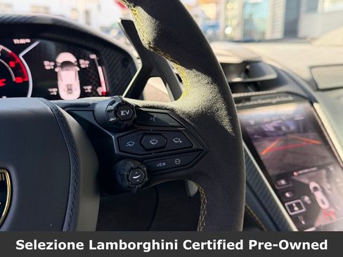 Used 2025 Lamborghini Revuelto Base image 31