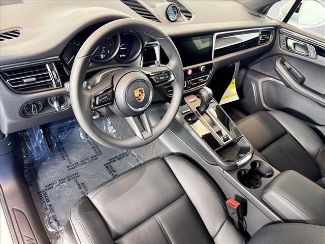 Used 2026 Porsche Macan AWD/4WD image 4