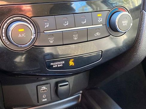 Used 2017 Nissan Rogue S image 24