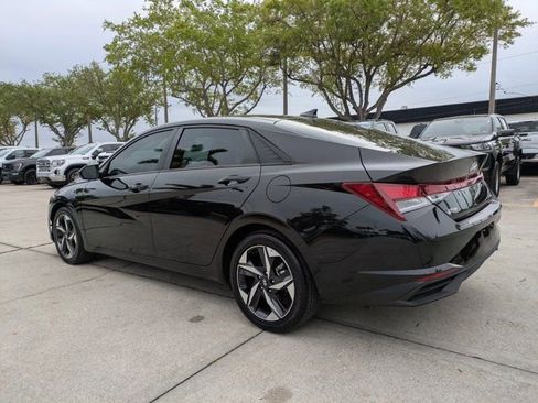 Used 2023 Hyundai Elantra SEL w/ Convenience Package image 6