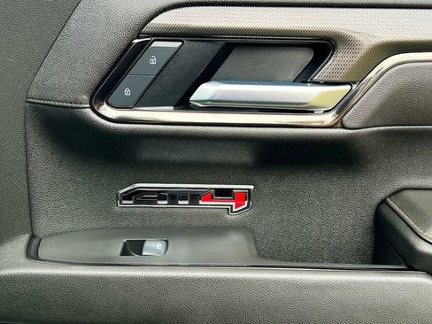 Used 2025 GMC Sierra 1500 AT4 w/ AT4 Premium Package image 31