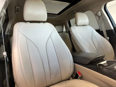 Used 2016 Lincoln MKX Reserve w/ Driver Assistance Package image 17