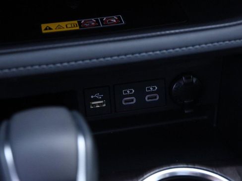 Certified 2025 Toyota Highlander Platinum AWD/4WD image 23