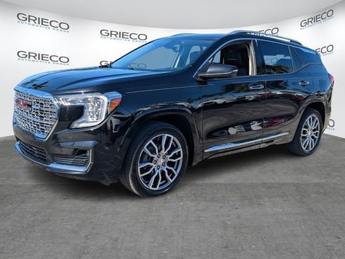 Used 2022 GMC Terrain Denali image 3