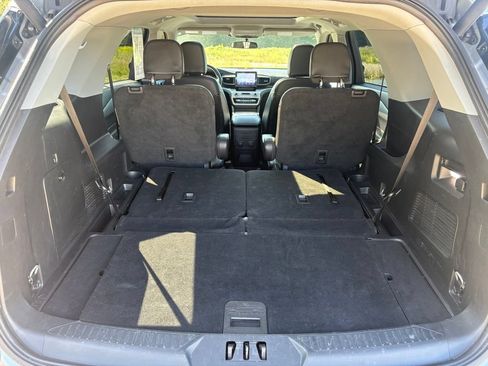 Used 2023 Ford Explorer XLT w/ Equipment Group 202A AWD/4WD image 56