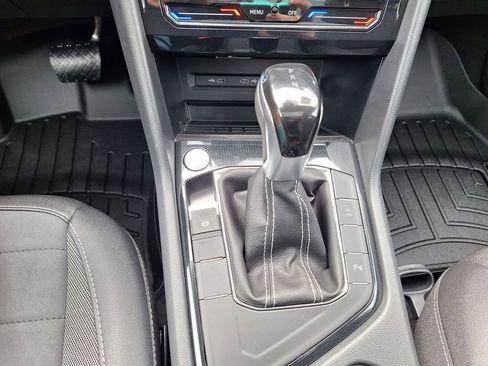 New 2026 Volkswagen Taos SE image 17